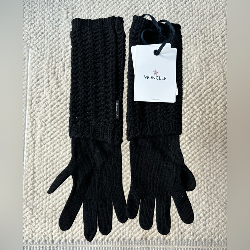 Moncler Gloves. NWT!